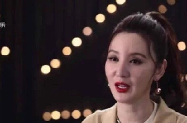  花钱|张含韵solo第一被质疑不公平！张萌拒绝花钱投票：姐的目标是挣钱