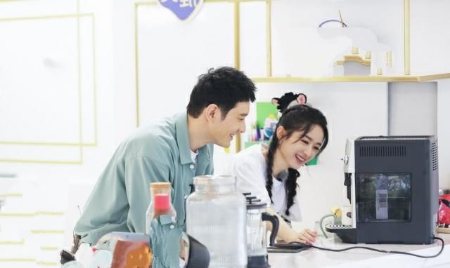  黄晓明|《中餐厅4》首播惹争议，黄晓明遭算计，赵丽颖拒绝拍摄却曝光语音