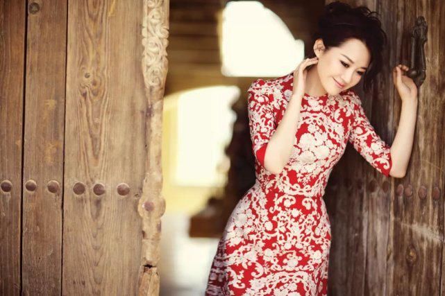 来说|年龄，对于许晴来说，不是束缚，而是成熟的标志，就像一朵开到最美的牡丹