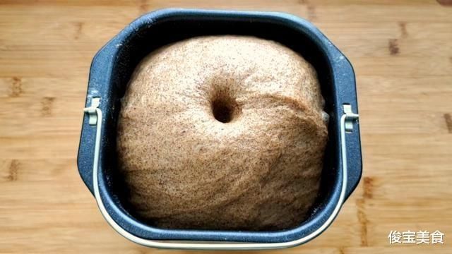 吐司|真正的【全麦吐司】,完全不用加面粉,也能做到松软无比
