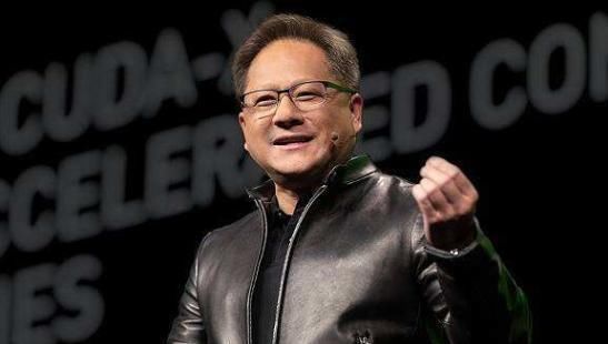  伟达|数据中心营收首超游戏，英伟达该如何玩好下一局“游戏”？