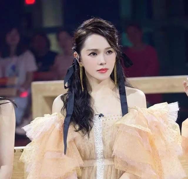  浪姐|靠《浪姐》圈粉的沈梦辰，私下更是穿衣达人，甜美帅气风随意切换