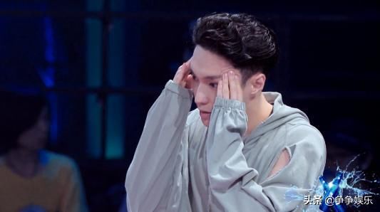  扎心|王一博战队全员晋级，钟汉良扎心落泪，陈默主动替王嘉尔解围