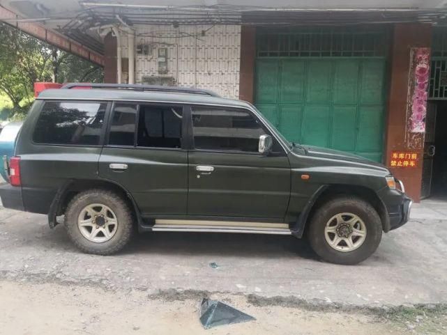 盗窃|定南多起砸车玻璃盗窃车内财物案,破了!!!