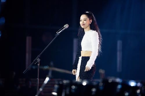 白冰|姐姐四公排名曝光,郁可唯团排名第一白冰却倒数,她差在哪里?