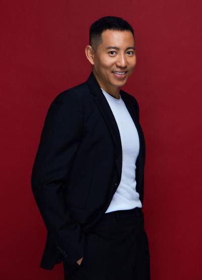 片段|2013年,“敬业”的谷智鑫不用替身,从马上摔下来,差点残疾