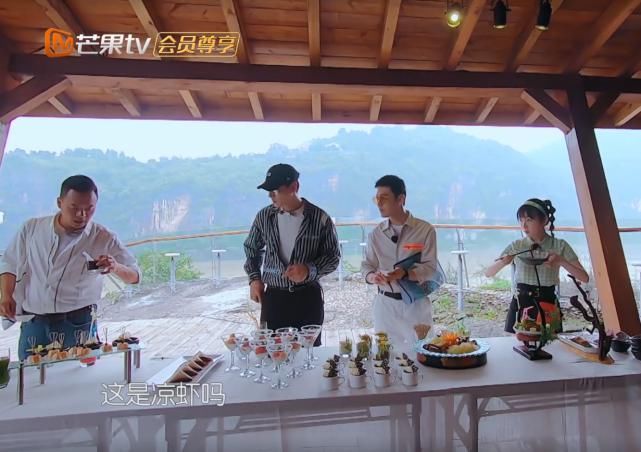  中餐厅|《中餐厅4》林大厨cue王俊凯做凉虾，谁还记得杨紫的吐槽？太经典了