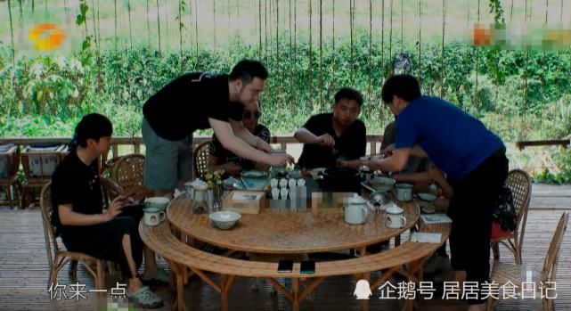  葱花饼|《向往4》都夸黄磊葱花饼好吃，却被宋丹丹“出卖”？网友：不装了！