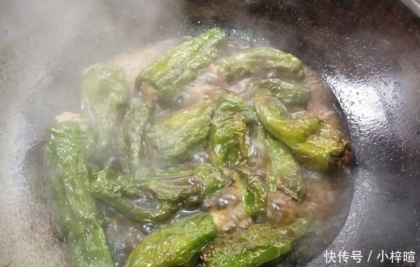 香辣|辣椒和“它”一起做,香辣开胃促消化,儿子一人就能吃一盘!