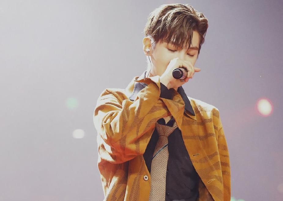  朋友|《密逃》黄明昊维护杨幂，朋友遭殃被曝“一条龙”服务，NPC笑场