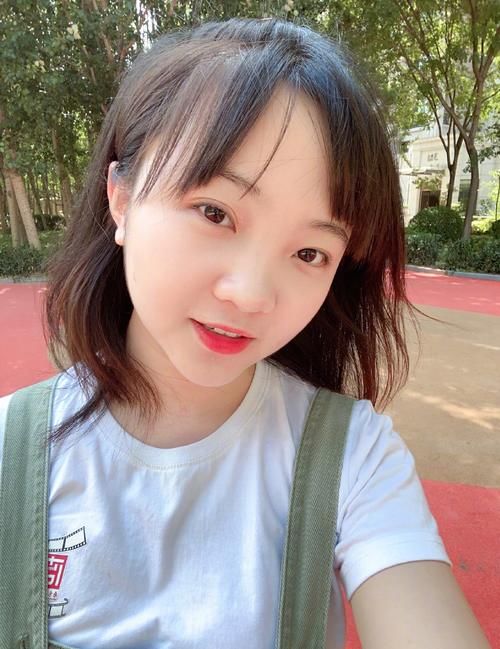  临帖|林妙可书法欣赏：笔法随性显得中庸，网友点评进步空间还很大