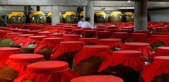 酱香型白酒|为什么领导们只喝酱香酒?如何能买到一瓶好的酱香酒?答案在这里