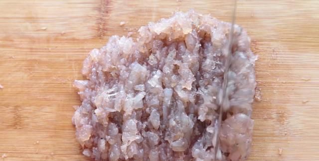  鲜味|鲜味十足的紫菜虾滑汤，适合各种人群，补钙有营养，好吃还不长胖