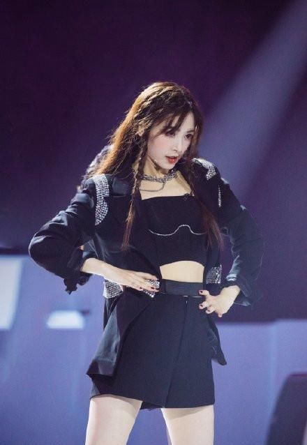  倒数|《乘风破浪的姐姐》孟佳solo倒数第一，网友生气怪到张含韵头上，无语子！