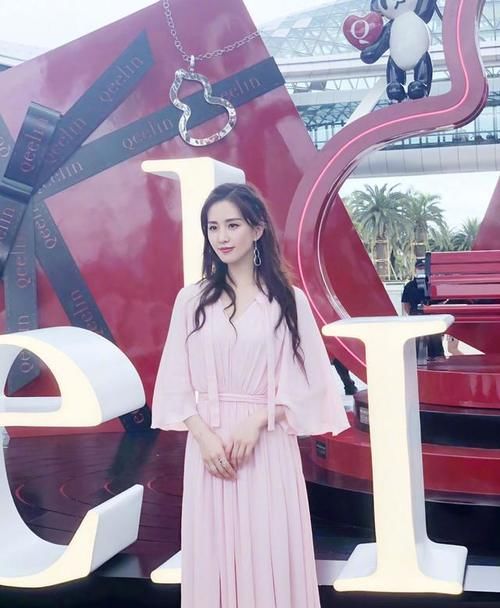  阻止|尴尬2.0！刘诗诗活动被错叫成刘亦菲，周围还爆发哄笑无人阻止