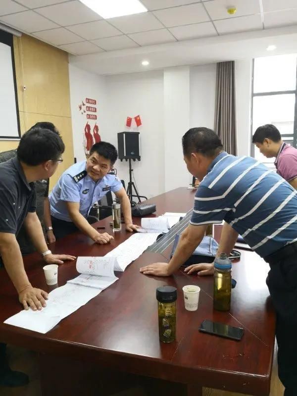 民警|为了21年前未破命案，4位民警再次联手：“怎么也得在退休前，把案子破了！”