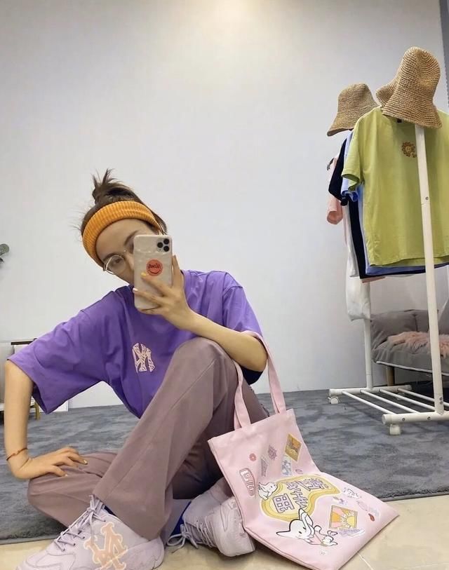  搭配|37岁的吴昕，其实很有女团范儿，黑白小礼裙造型太甜美