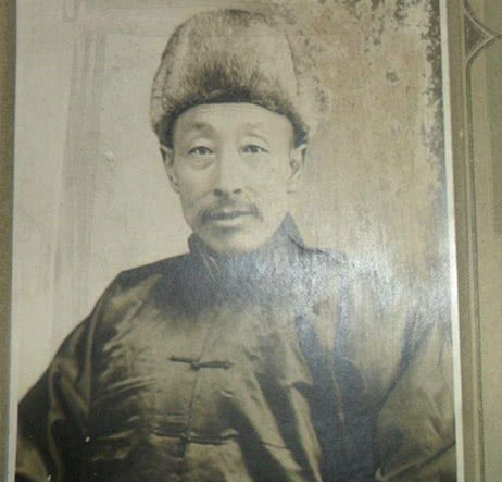 浪漫|妹妹先出嫁，姐姐忌恨找个好人家，等自己出嫁，却憎恨丈夫太浪漫