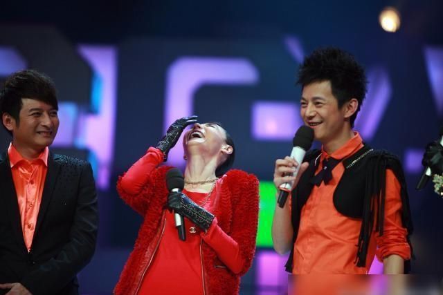  档节目|脱离《快乐大本营》以后，46岁的何炅还会有好人缘吗？