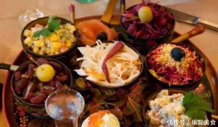 称为|看完俄罗斯人的一日三餐,才知为何被称为战斗民族,一顿够吃一天