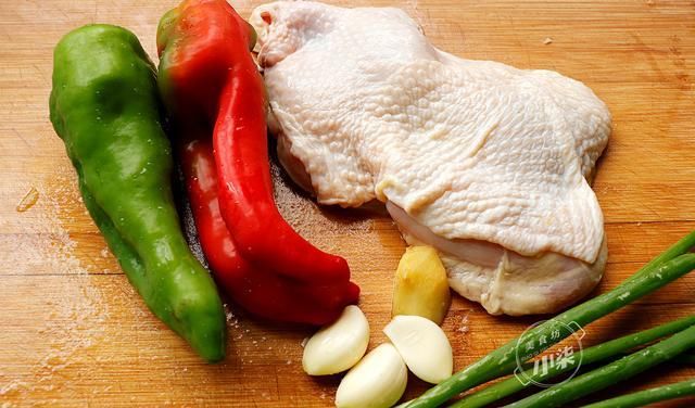  香辣|鸡肉这样做太香了，不炖不油炸，香辣过瘾，端上桌瞬间被扫光
