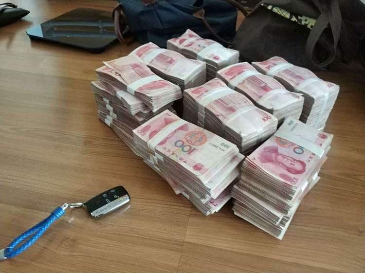 咸菜|1040传销老总上平台后的真实生活揭露:馒头和咸菜的生活,夸张吗?