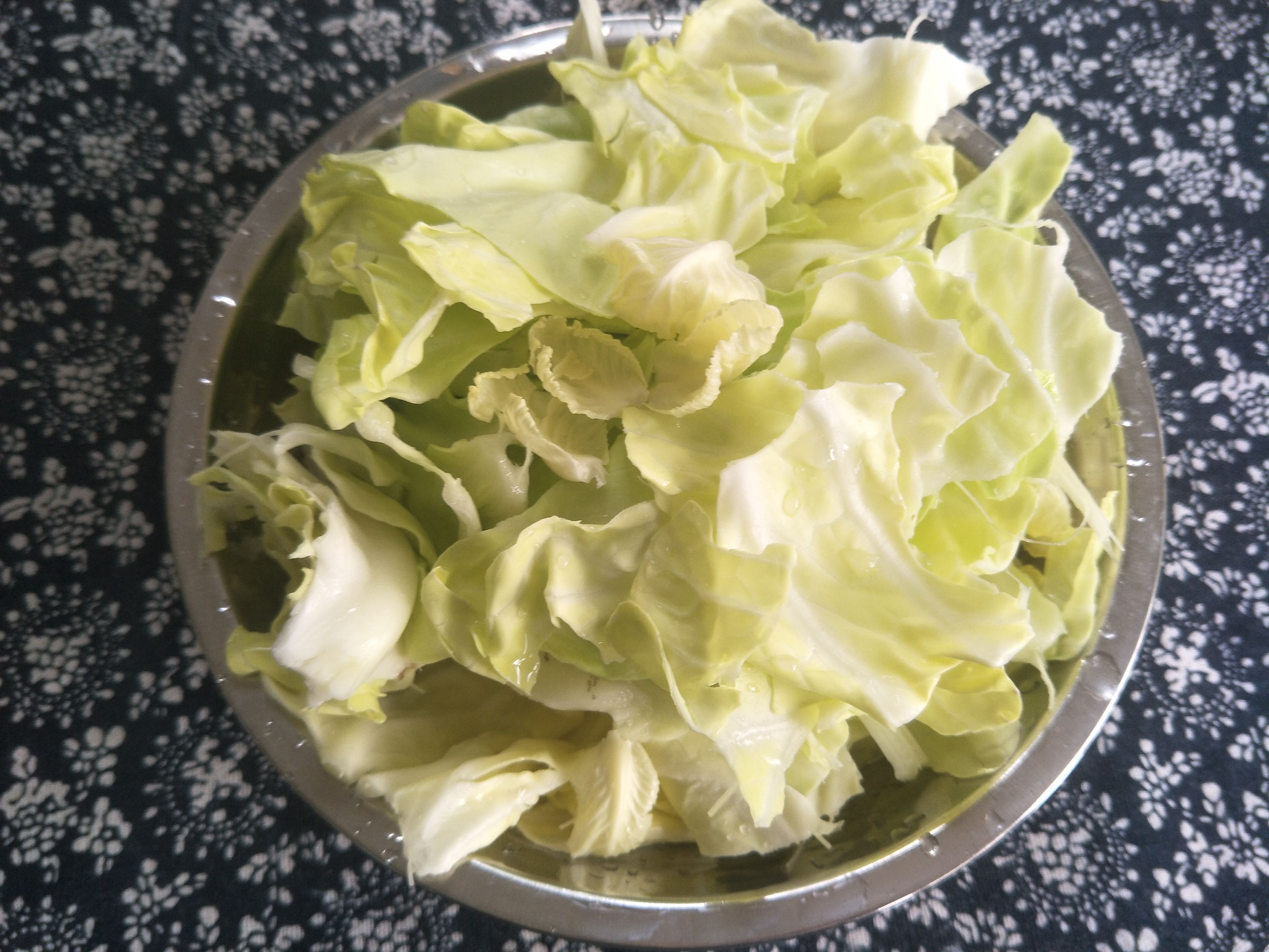  胡萝卜|炒包菜时，多加1样配菜，味道更好营养高，孩子老人都爱吃