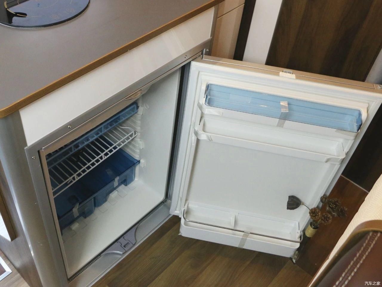  升级版|注重细节工艺，升级版新星依途T600-风尚款房车45.8万起