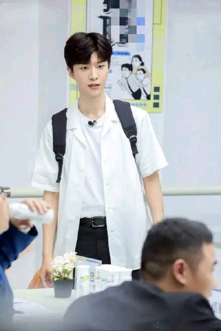 影响|范丞丞疑有抑郁倾向，事业惨遭范冰冰影响，没有靠山娱乐圈太难