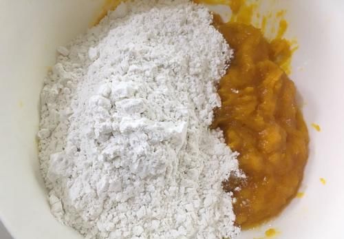  一滴水|秋季要多吃南瓜，不加一滴水，不油炸，软糯香甜，比面包还好吃