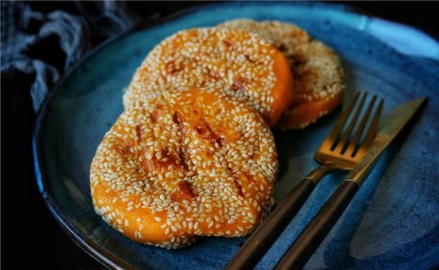  香甜|半个南瓜，1把糯米粉，不用水不用油，软糯香甜还拉丝