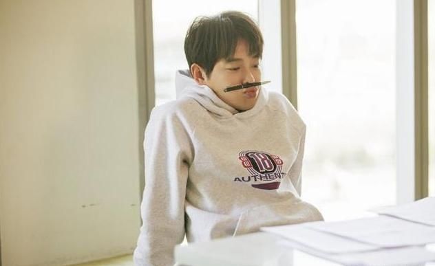 节目|向往的生活嘉宾集体秀腹肌,彭昱畅大华厉害了,不过都输给了妹妹