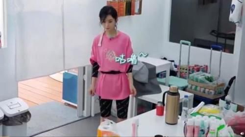  坏桃|赵丽颖以身试法“坏桃不能吃”，只坏了一点的水果，只能扔掉吗？