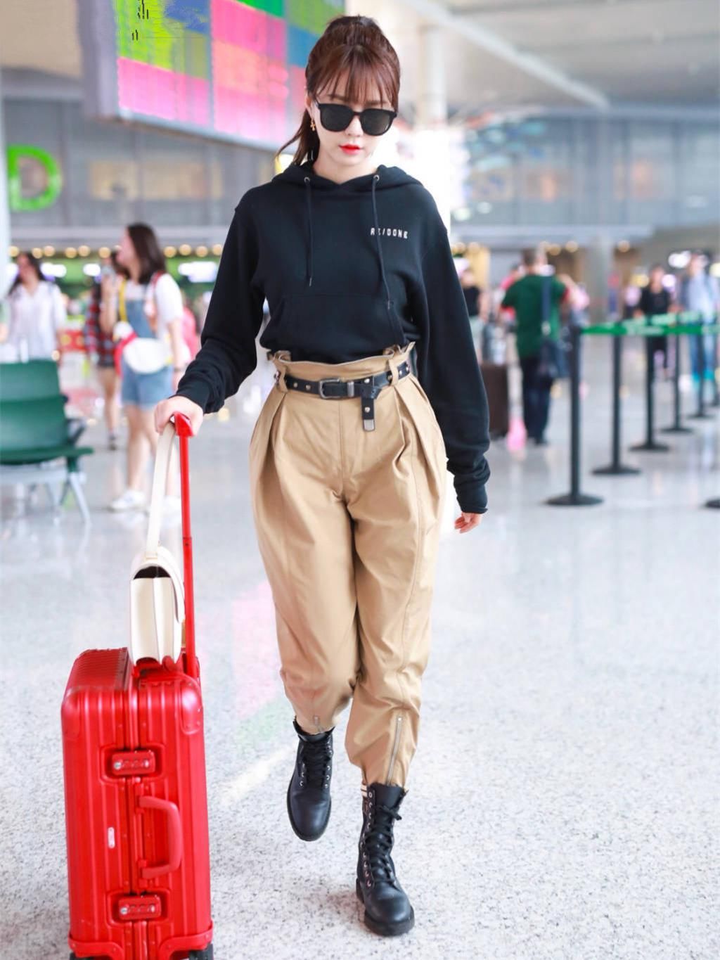  浪姐|靠《浪姐》圈粉的沈梦辰，私下更是穿衣达人，甜美帅气风随意切换