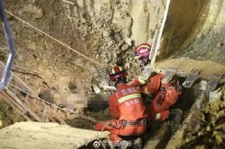  坍塌|百色一在建工地突然坍塌，致3人死亡，搜救画面曝光 | 下午来关注