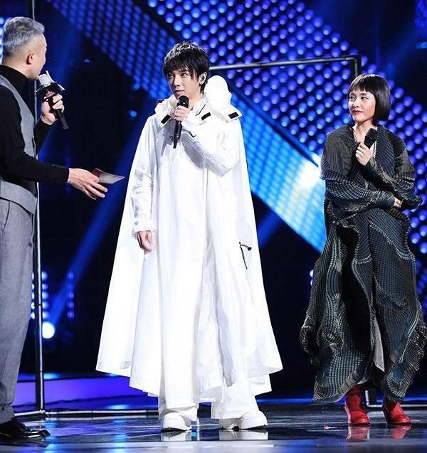 当场|李健当场向选手发难?看似尖锐的提问,实际是为了让她更好选择