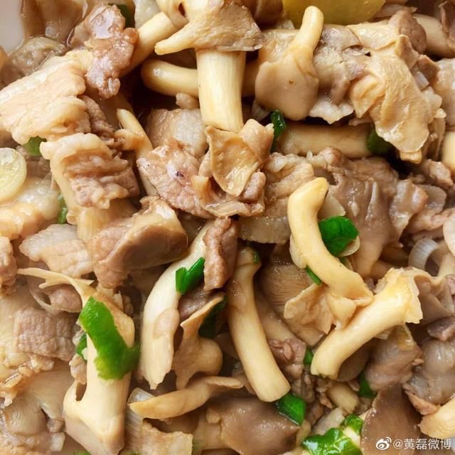  花生米|黄磊晚饭后晒出6道家常菜，简单接地气却满屏诱惑，网友想去蹭饭