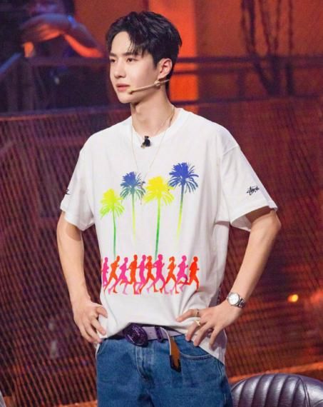  节目|王一博首提摩托比赛眼神落寞，注意汪涵的表现，感情真假一目了然