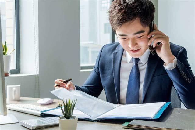  忍不住|员工加班累到做手术，复工第一周又让加班，小伙终于忍不住爆发了