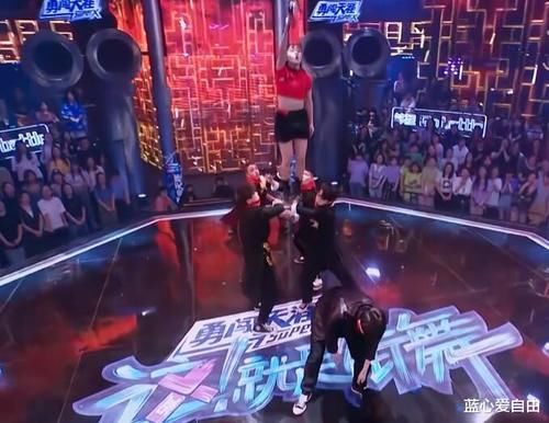  汉良|《这街3》火舞台队长大秀 一博、艺兴、嘉尔、汉良，你看好谁？