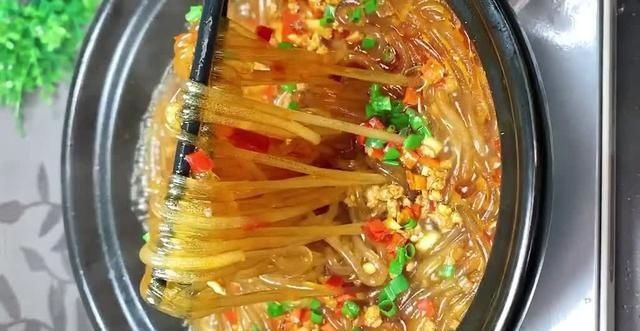 丝滑|家常肉末粉条的做法,柔软丝滑香辣入味,做法简单3步就搞定