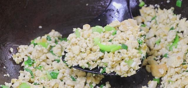  油菜|三伏天，遇到这菜要常吃，蛋白质丰富，才2元一斤，别不懂吃