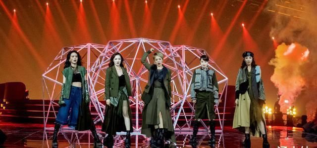  排名第|《姐姐》冲浪榜最新排名，万茜稳居第一，她却没进前十