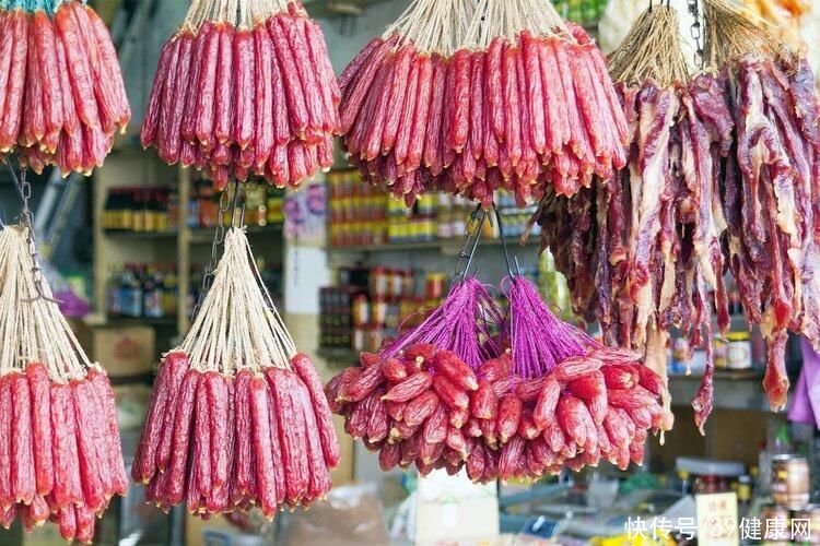 中国癌症与猪肉有关吗(中国癌症高发，是猪肉惹的祸？提醒：猪的3个部位，尽量少吃)