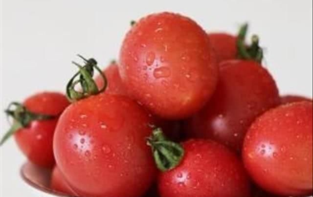  缺水|夏天温度高：常吃补水水果，改善肌肤缺水，皮肤水嫩嫩！