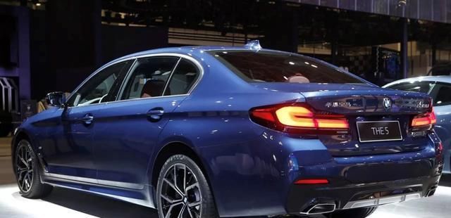 换代|换代宝马5系亮相！换装12.3英寸大屏，6.7秒破百