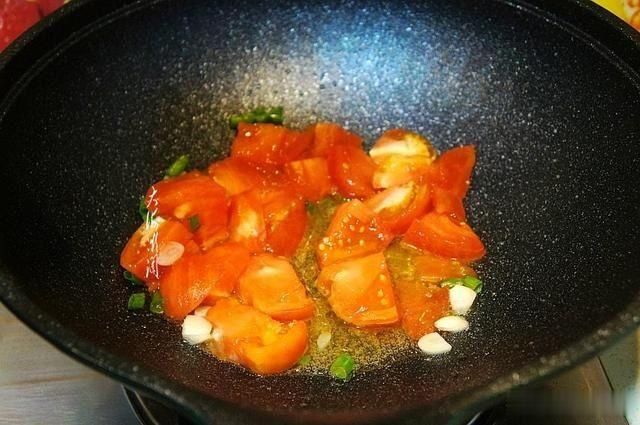 秋天来|入秋后,常给家人做这菜,酸甜爽口,鲜香不腻,大人小孩都爱吃