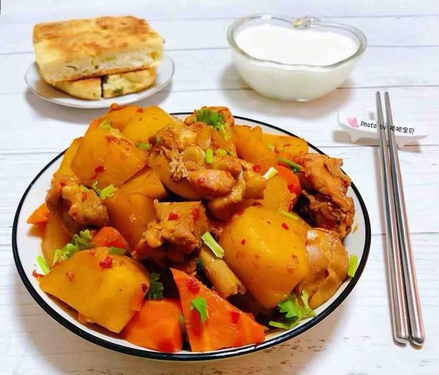  鸡肉|炖鸡时，千万不要直接焯水！教您1个妙招，鸡肉嫩滑，汤汁香浓