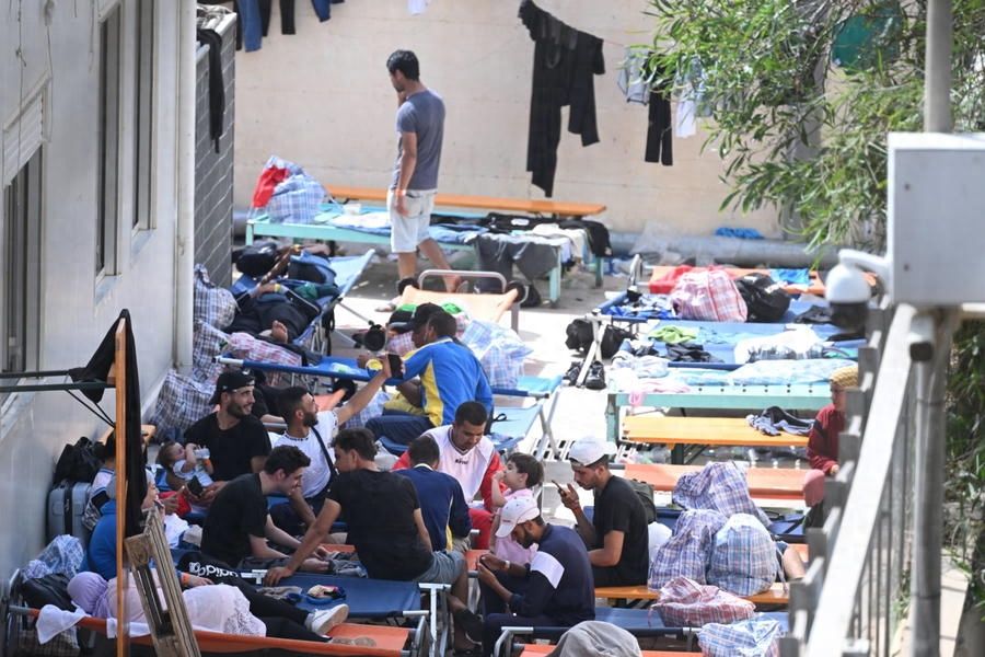 法国拒绝分摊接收兰佩杜萨岛非法移民难民