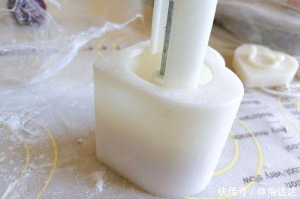 中薪|无糖低油,不用烤箱,这月饼有手就会做,减肥人士吃5个都不胖